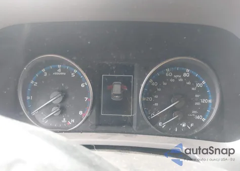 2017 Toyota Rav4 Le z USA, uszkodzony, nr VIN 2T3BFREV2HW659673